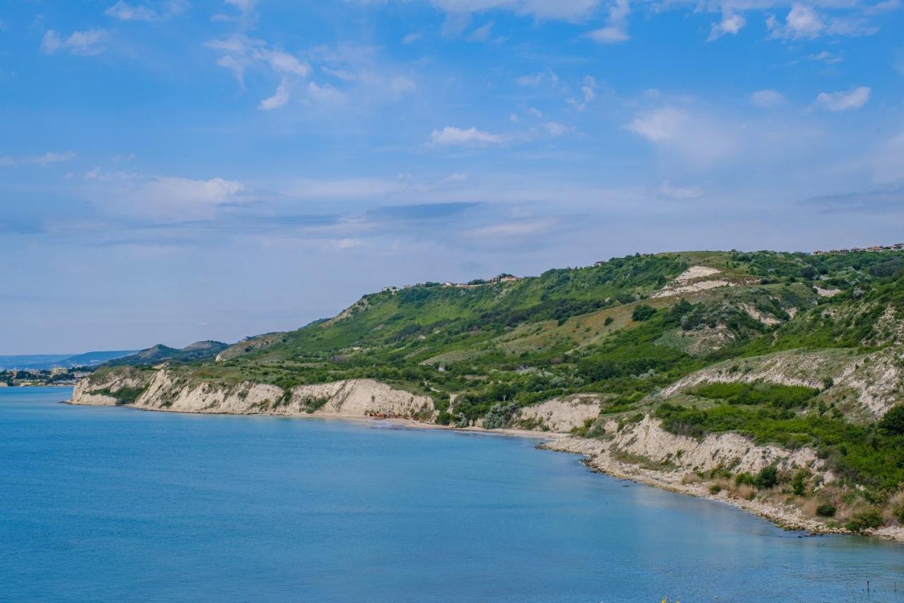 Lighthouse Luxe Estate Apart & Villas Balchik Exterior photo