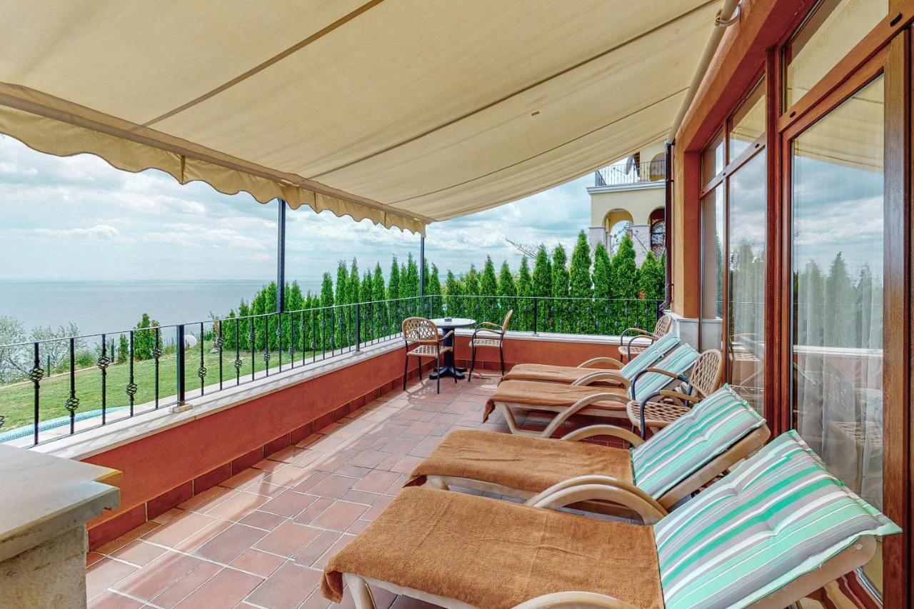 Lighthouse Luxe Estate Apart & Villas Balchik Exterior photo